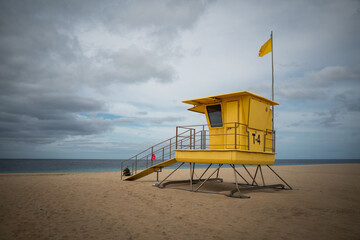 Cabane de sauveteur sur la plage de Morro Jables sur l'île de Fuerteventura.