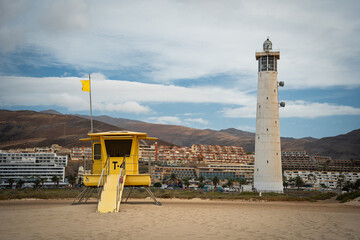 A Morro Jables, vue dur Phare et de la ville depuis la plage