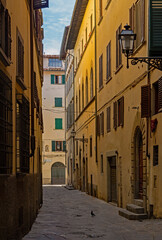 Gasse in der Altstadt von Florenz in Italien
