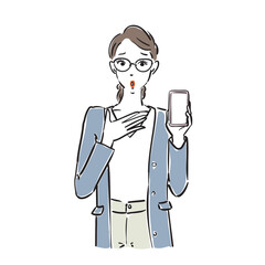 スマホを持つメガネ姿のかっこいいビジネスウーマン
