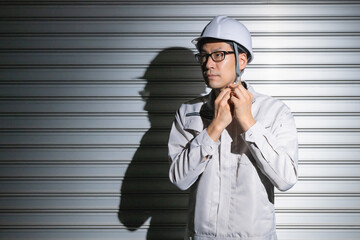 作業服の男性