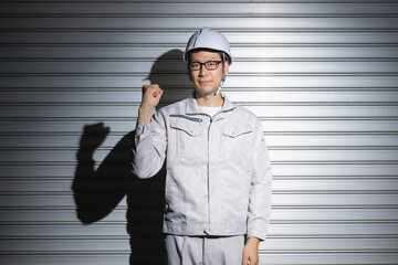 作業服の男性