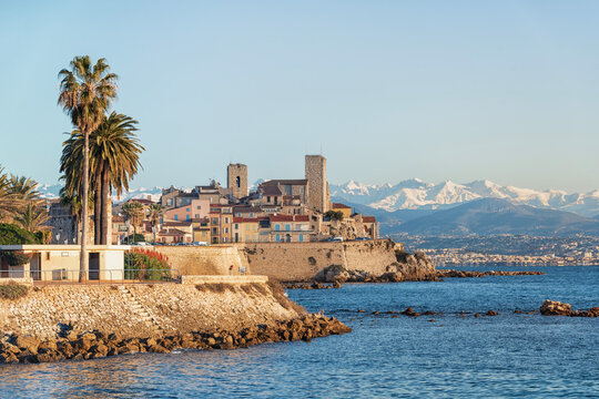 The coastline on the French Riviera in Antibes