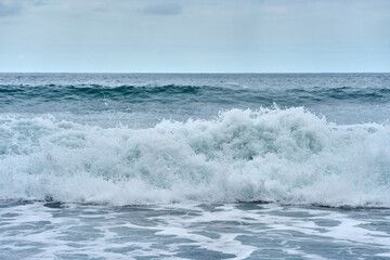 Powerful ocean wave breaking