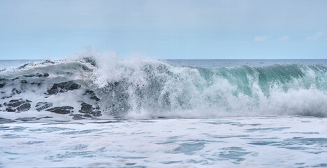 Powerful ocean wave breaking