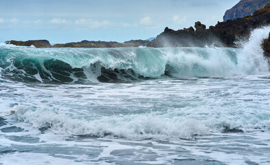 Powerful ocean wave breaking