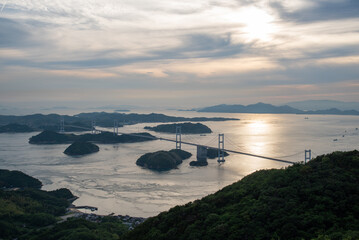 亀老山展望公園から望むしまなみ海道の来島海峡大橋
