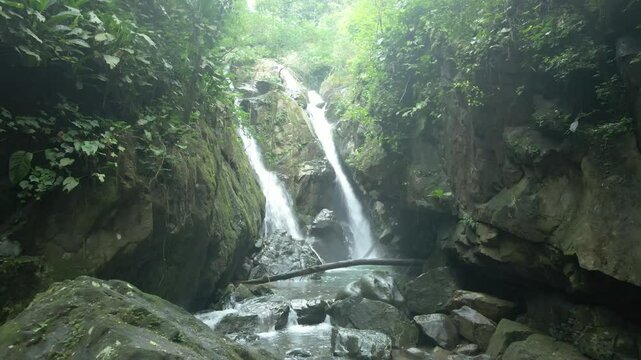 Cascadas en las monta&ntilde;as de cocle