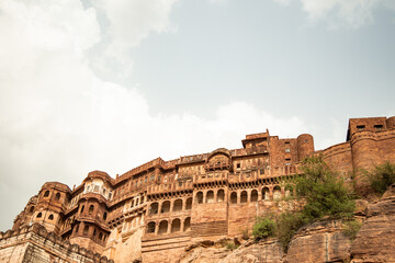 Fototapeta premium Mehrangarh Fort rising above Jodhpur, Rajasthan, India, showcasing traditional architecture