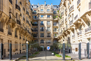 Fototapeta premium Square Raynouard - private street near Eiffel Tower, Paris, France
