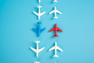 Two planes and two oppositely directed flows of aircraft. Competition in aerospace. Broader industry polarization. Competing airlines