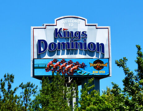 Kings Dominion Sign, Interstate 95 in Virginia, USA