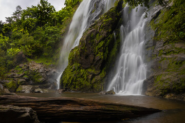 
Khlong Lan Waterfall is one of the most beautiful and grand waterfalls in Thailand. Below it is a large pool where you can swim. It is located in Khlong Lan National Park, Kamphaeng Phet