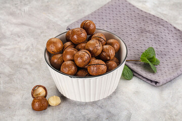 Sweet macadamia nut in the bowl