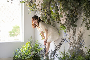 女性と植物