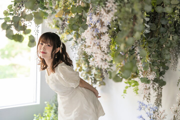 女性と植物
