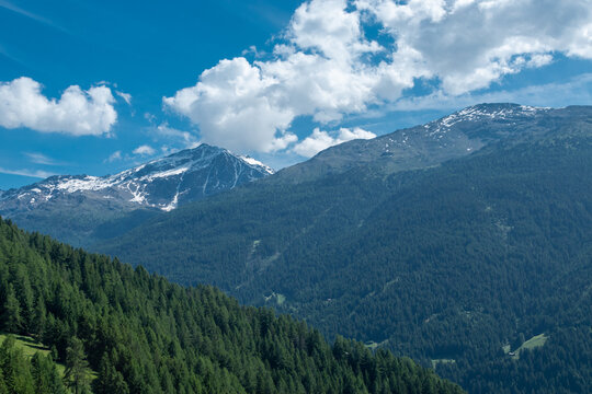 bornio val zebr&ugrave; tourist town known for its winter sports facilities and uncontaminated valleys