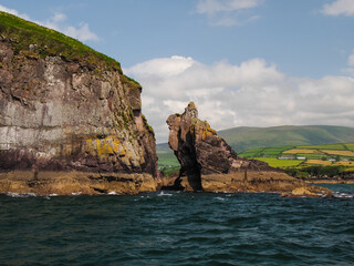 Felsformation an der Küste Dingles, Irland