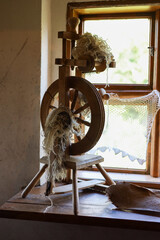 Stare stylowe wrzeciono, ozdoba, dekoracja. © MR. Stanek