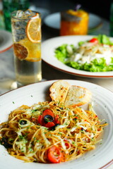 spaghetti with tomato sauce