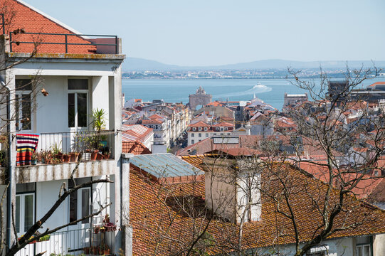 Panoramica de Lisboa desde el mirador de Jardim do Torel, portugal.