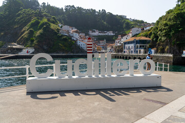 Pueblo pesquero de Cudillero en Asturias