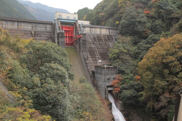 愛媛県新居浜市　鹿森ダムとループ橋
