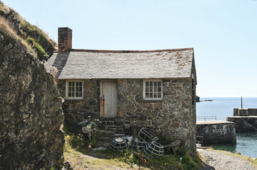 fisherman's cottage by mullion cove harbor