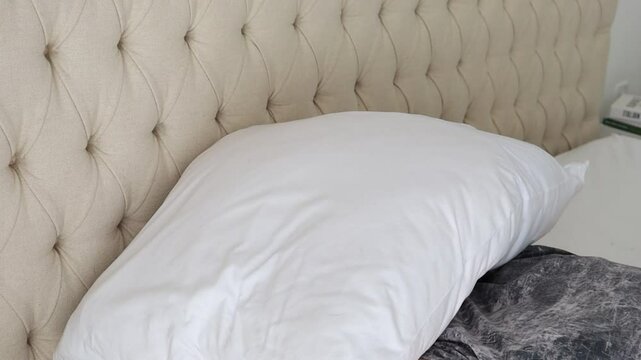 homem com falta de sono 