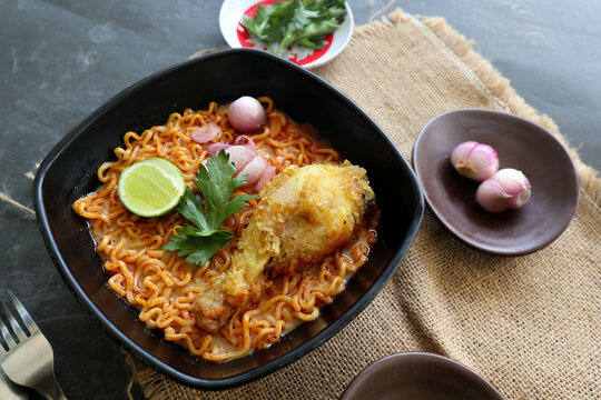 Khao Soi Recipe, Khao Soi, Khao Soi Gai, Thai Noodles Khao Soi, Chicken Curry with seasoning on table