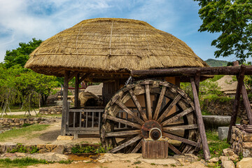 Obraz premium Thatched House Scenery of Korean Traditional House Rural Village