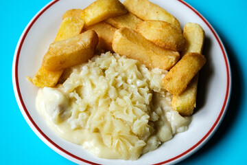  Traditional Classid Baked Fish Pie with THick Cut Chunky Chips