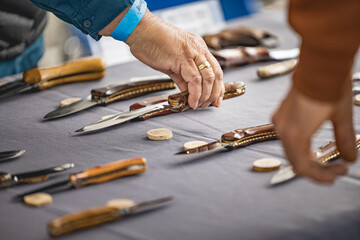 Couteau sur stand