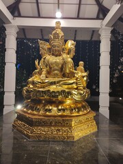 golden buddha statue