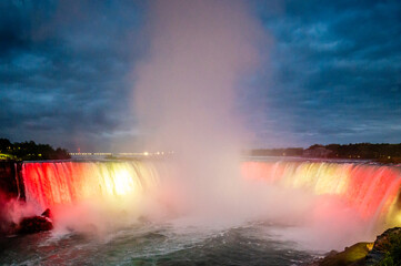 niagara falls at night canada side