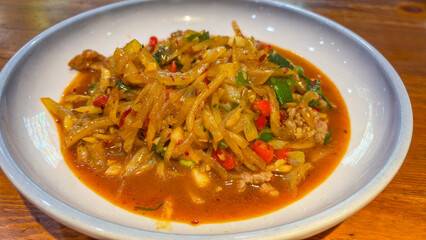Beef Stir-Fry with Chili Peppers 