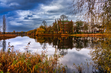 Gerhard Hauptmann Grundschule mit Frankenteich Stralsund