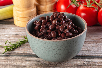Canned black beans in the bowk