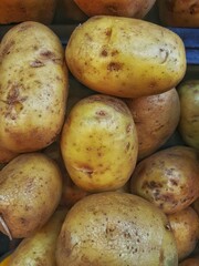 Russet Potatoes Close-Up: Harvest Gold and Earth Tones