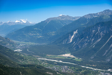 Obraz premium Région de Sierre avec l'Illgrabem et le Schwarzhorn