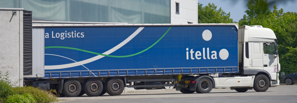 LKW von itella logistics