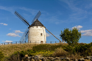 MOLINO DE VIENTO EN OJOS NEGROS. TERUEL. ESPAÑA