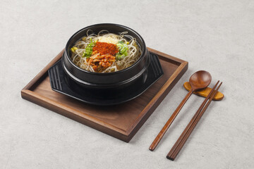 Kongnamul gukbap is a soup made by boiling rice and bean sprouts with various seasonings.