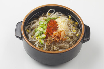Kongnamul gukbap is a soup made by boiling rice and bean sprouts with various seasonings.