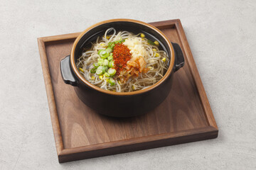 Kongnamul gukbap is a soup made by boiling rice and bean sprouts with various seasonings.