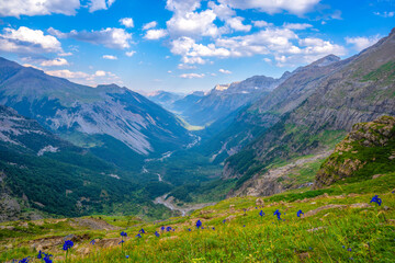 View of the Pineta Balcony in the Pineta Valley. In the Ordesa y Monte Perdido Natural Park, Pyrenees, province of Huesca, Aragon, Spain.