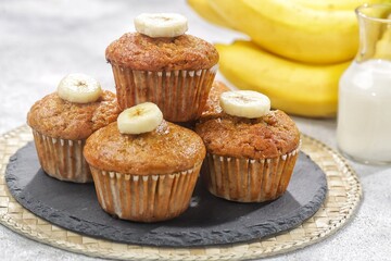 Banana muffins are made from a mixture of raw materials in the form of wheat flour and crushed banana.