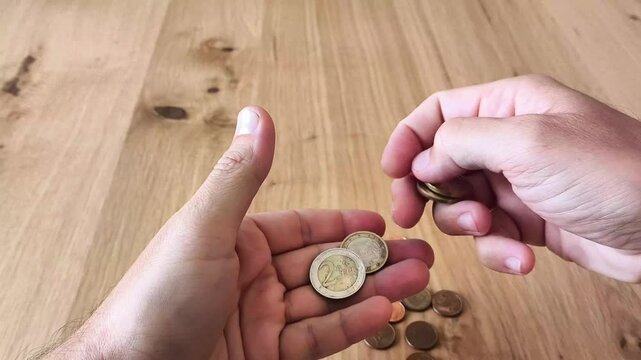 Contar monedas en crisis econ&oacute;mica 