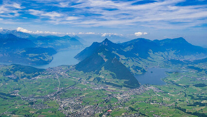 Blick vom Grossen Mythen z.B. auf den Vierwaldstädter See