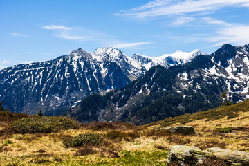 Fototapeta premium Snowy spring peaks of the Ariège mountains from the Col de la Coumeille de l’Ours